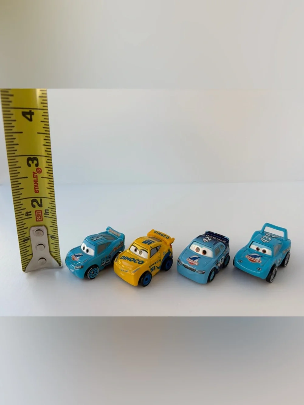 Disney Pixar Cars Mini Racers - Dinoco McQueen Cruz Cal Weathers The King Lot‎